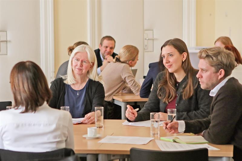 Teilnehmerinnen und Teilnehmer beim Workshop