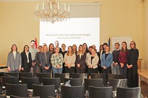 Gruppenfoto der Teilnehmerinnen und Teilnehmer