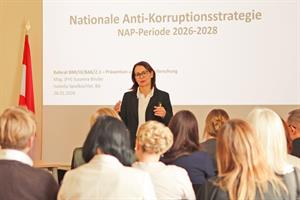 Referatsleiterin Susanna Binder bei ihrem Vortrag