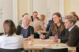 Teilnehmerinnen und Teilnehmer beim Workshop