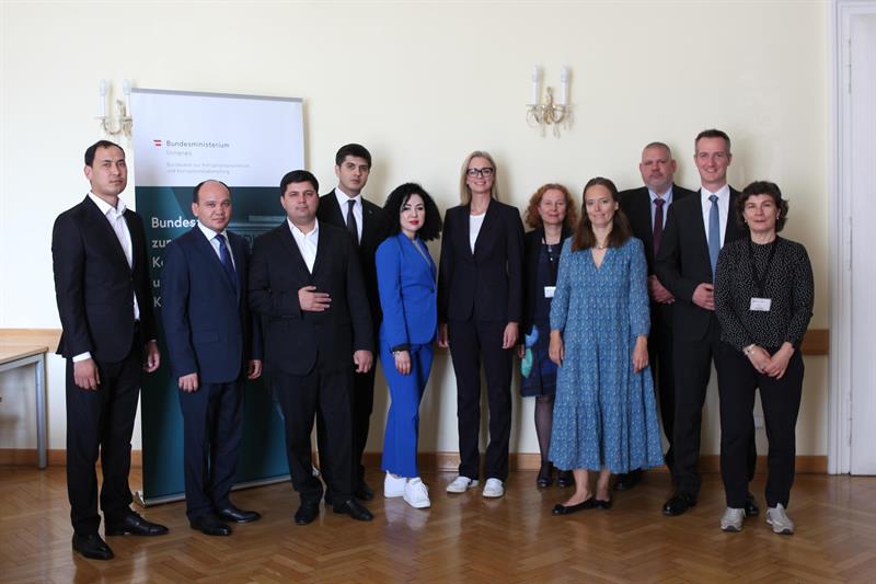 Picture for article: Delegation from Turkmenistan at the BAK