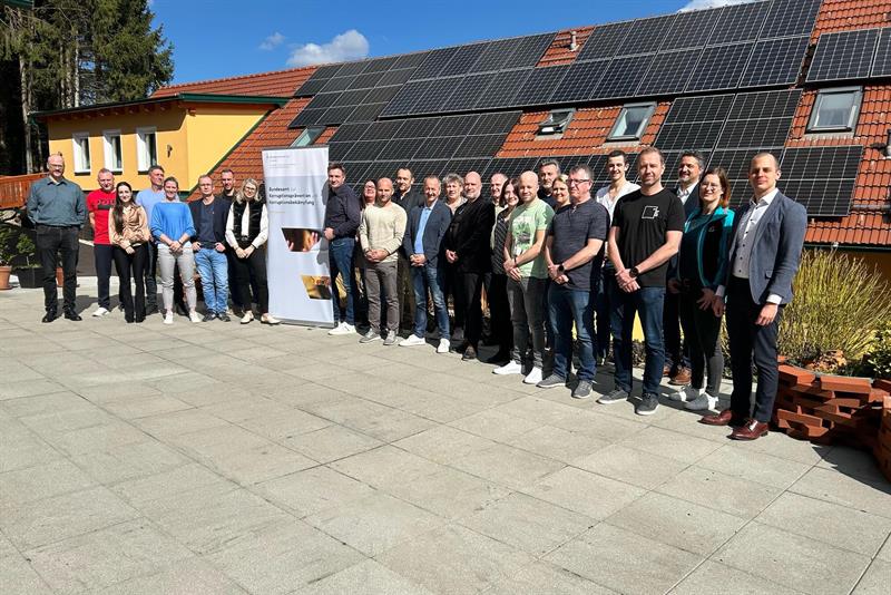 Foto zu Artikel: Neue Absolventinnen und Absolventen des Fortbildungslehrgangs "Korruptionsprävention und -bekämpfung