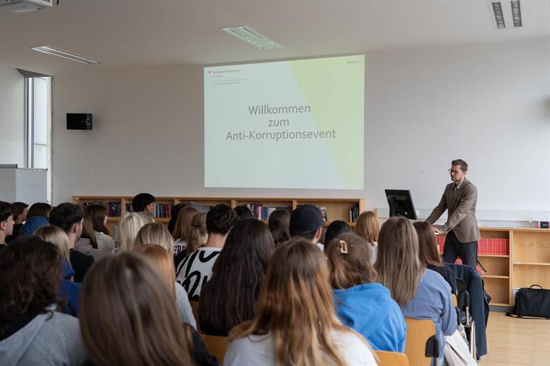 Foto zu Artikel: Schulevent des BAK an der BHAK Wien 22