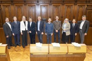 Gruppenfoto von Vertreterinnen und Vertretern des Magistrats Graz, des BMI und des BAK.