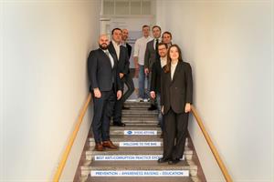 Group photo of STT and BAK delegation.