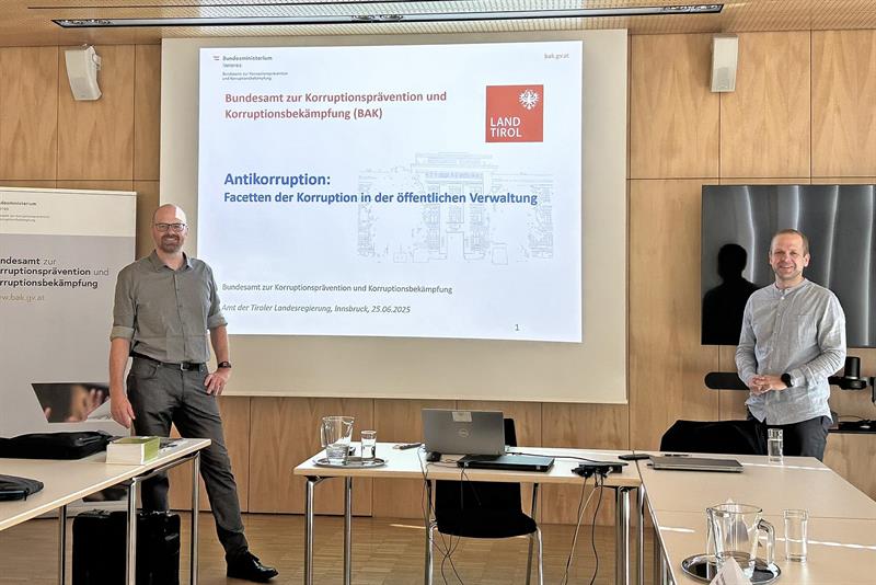 Foto zu Artikel: Antikorruption im Fokus: BAK hält Vortrag bei der Tiroler Landesregierung