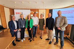 Bürgermeister Michael Feldgrill und zwei Mitarbeiterinnen der Marktgemeinde Gratkorn sowie Mitarbeiterinnen und Mitarbeiter der BWB und des BAK.