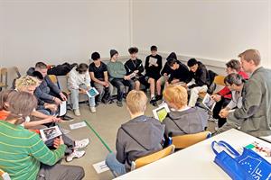 Schulklasse beim Workshop.