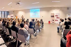 Schulklasse beim Workshop.