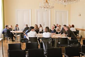 Teilnehmerinnen und Teilnehmer beim Workshop